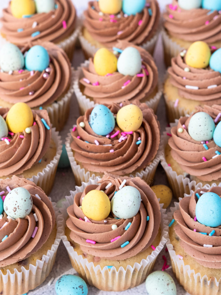 Mini-Egg-Cupcakes